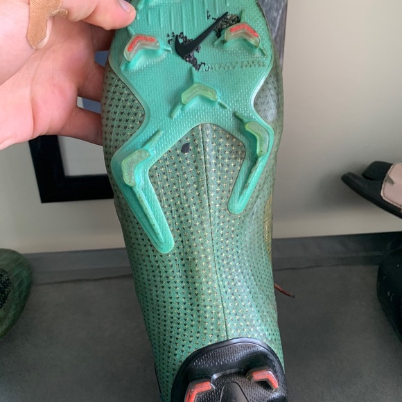Nike mercurial cleats - Picture 5 of 9